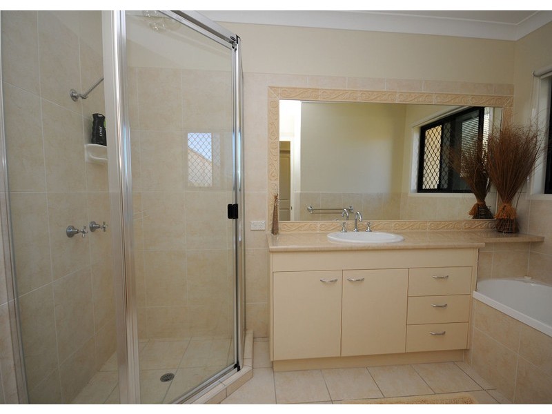 11 Kingston Close, Wondunna QLD 4655