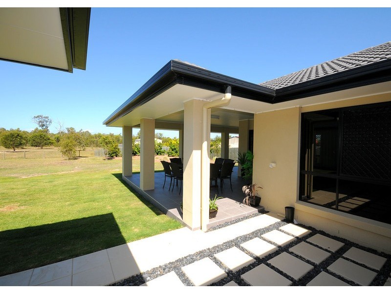 11 Kingston Close, Wondunna QLD 4655