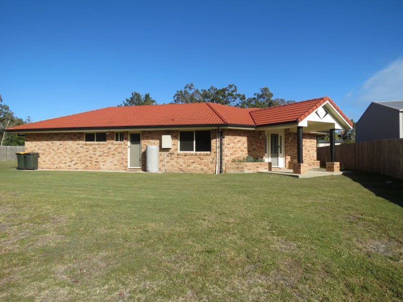 48 Senor Avenue, Urangan QLD 4655