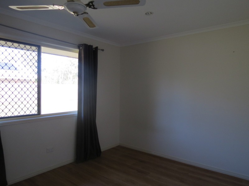 48 Senor Avenue, Urangan QLD 4655