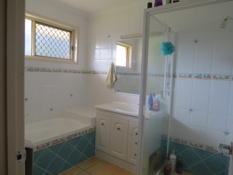 48 Senor Avenue, Urangan QLD 4655