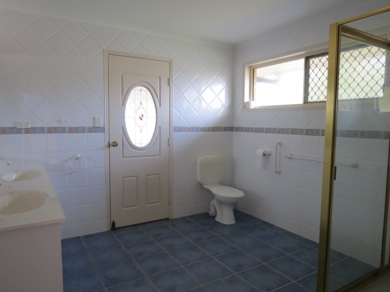 48 Senor Avenue, Urangan QLD 4655