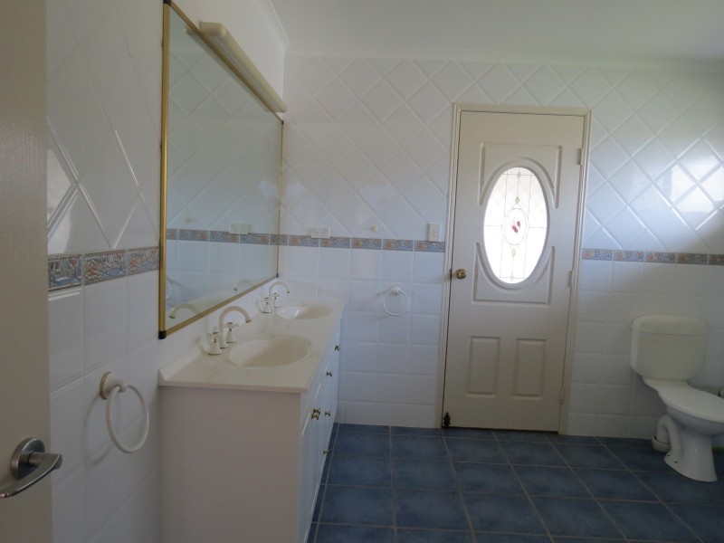 48 Senor Avenue, Urangan QLD 4655