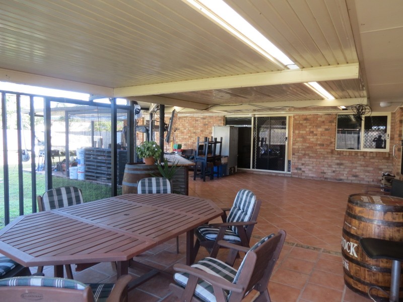 48 Senor Avenue, Urangan QLD 4655