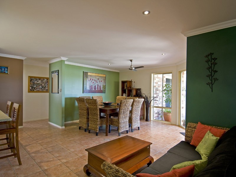 38 Bushlark Avenue, Eli Waters QLD 4655
