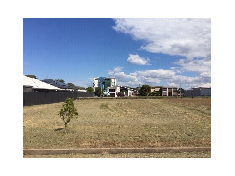 5 Swiss Court, Urangan QLD 4655