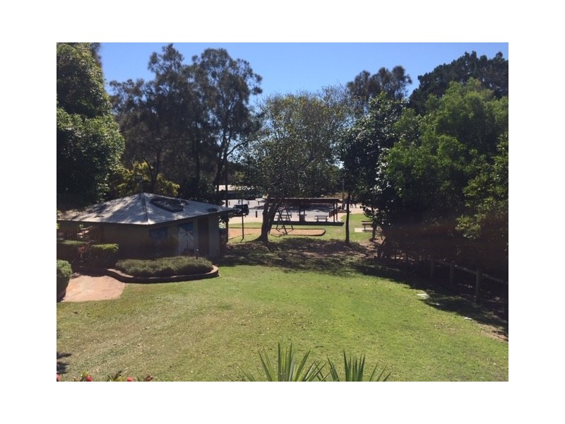 5 Swiss Court, Urangan QLD 4655