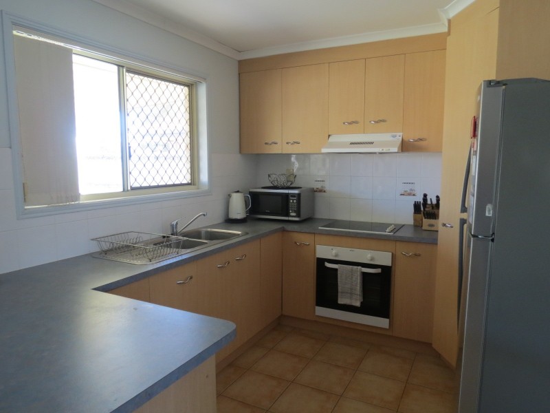 12 Sharyn Court, Point Vernon QLD 4655