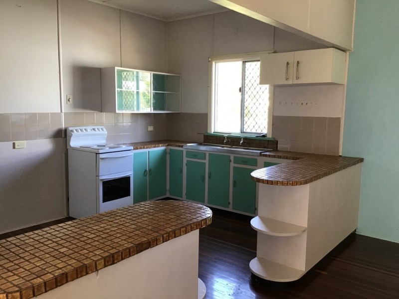 87 Esplanade, Point Vernon QLD 4655