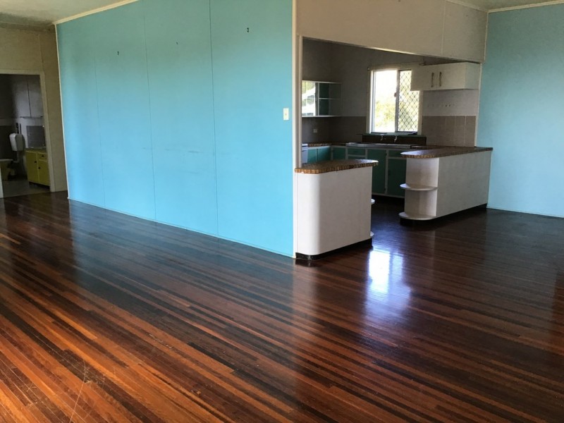 87 Esplanade, Point Vernon QLD 4655