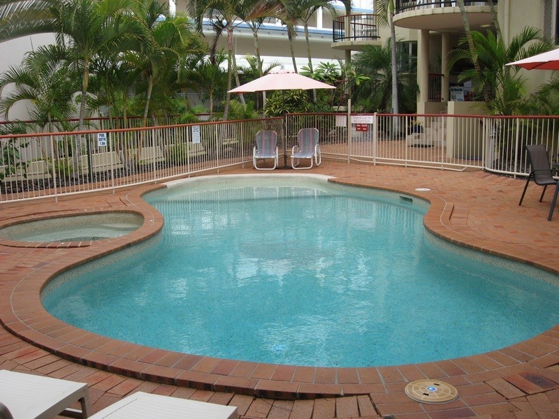 12/566 Charlton Esplanade, Urangan QLD 4655