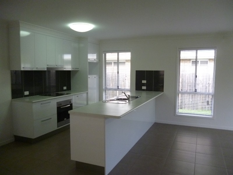 13 Daintree Drive, Urangan QLD 4655