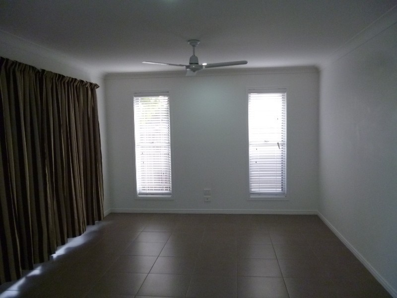 13 Daintree Drive, Urangan QLD 4655