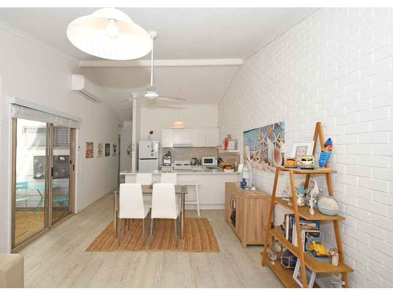 Unit 2, 7-9 Cypress Street, Torquay QLD 4655