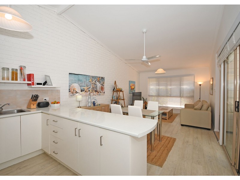 Unit 2, 7-9 Cypress Street, Torquay QLD 4655