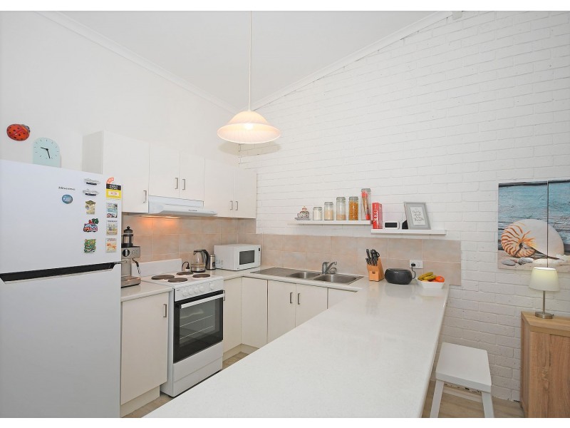 Unit 2, 7-9 Cypress Street, Torquay QLD 4655