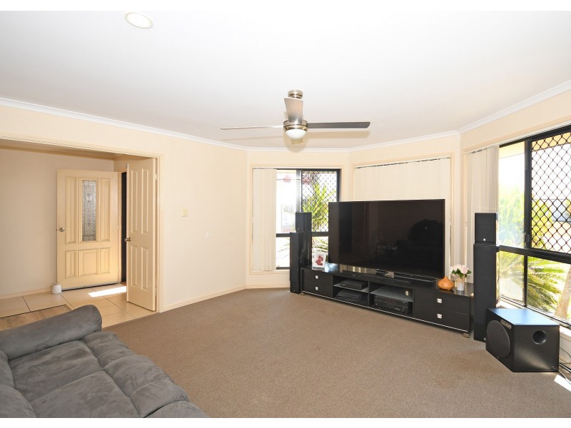 52 Endeavour Way, Eli Waters QLD 4655