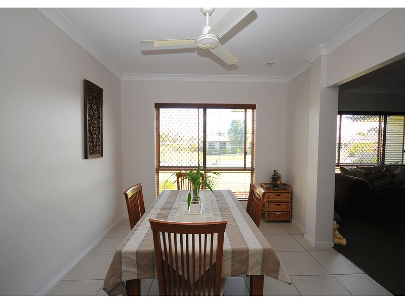 37 Seahorse Cct, Dundowran Beach QLD 4655