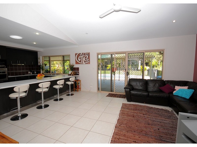 37 Seahorse Cct, Dundowran Beach QLD 4655