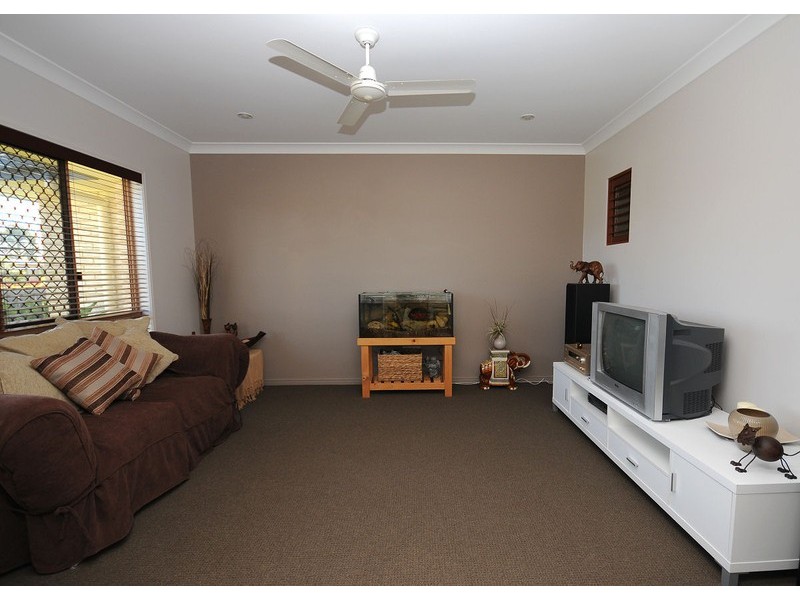 37 Seahorse Cct, Dundowran Beach QLD 4655