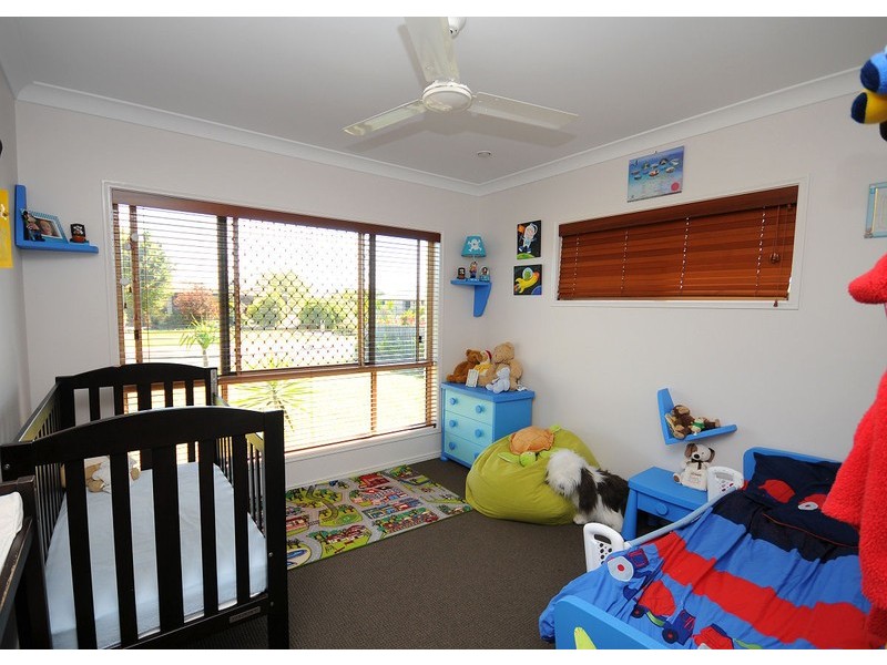 37 Seahorse Cct, Dundowran Beach QLD 4655