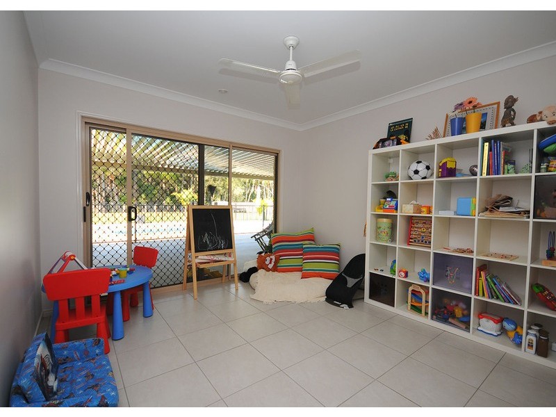 37 Seahorse Cct, Dundowran Beach QLD 4655