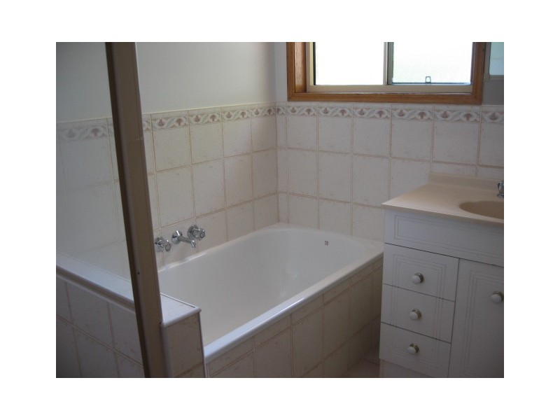 127 Robert Street, Torquay QLD 4655