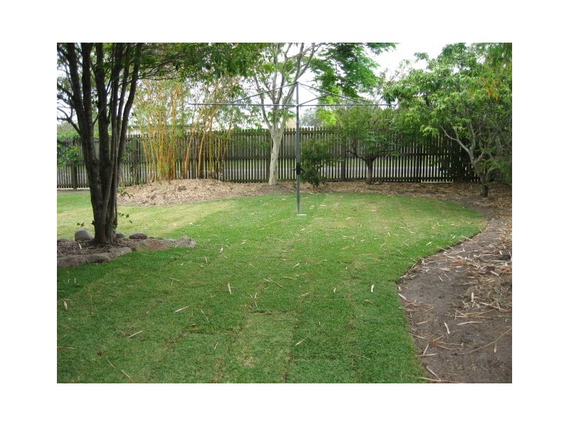 127 Robert Street, Torquay QLD 4655