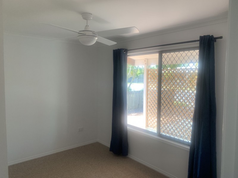105 Limpus Street, Urangan QLD 4655