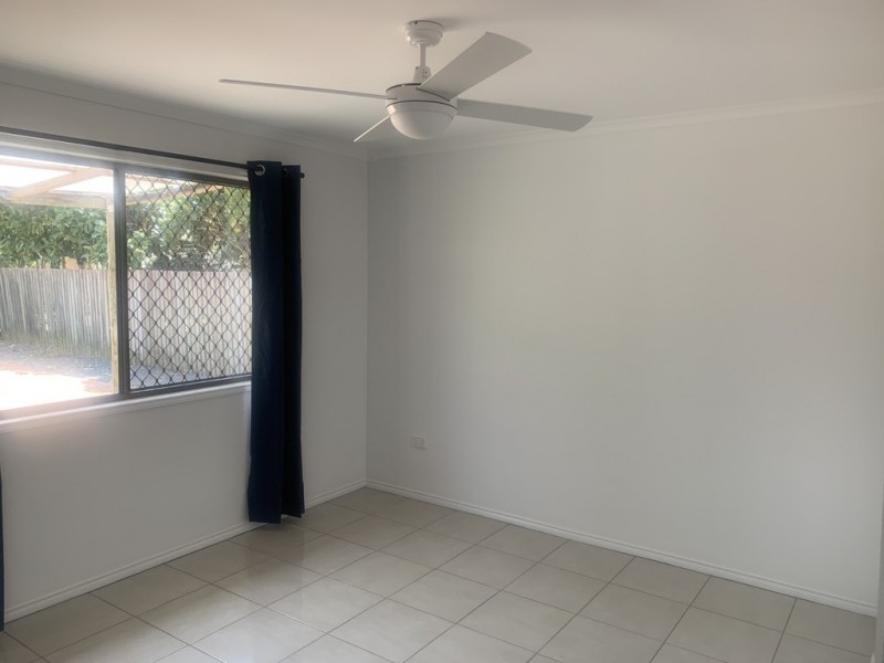 105 Limpus Street, Urangan QLD 4655