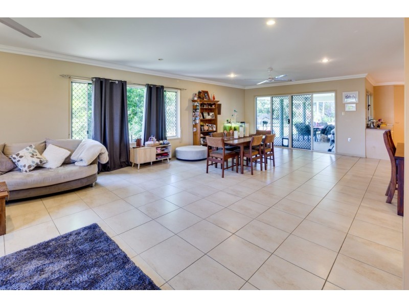 7 Pinehurst Drive, Wondunna QLD 4655
