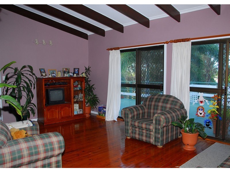 42 Orchid Ave, Urangan QLD 4655