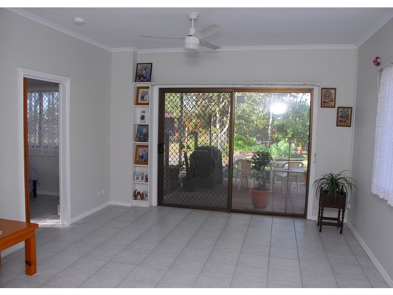42 Orchid Ave, Urangan QLD 4655