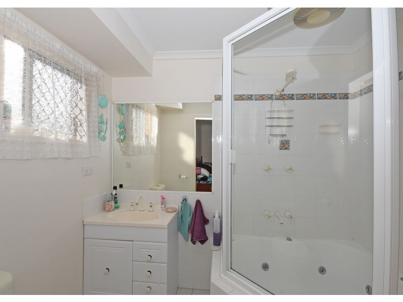 28 Bushlark Avenue, Eli Waters QLD 4655