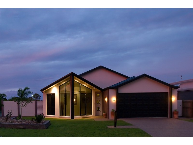 31 Harrison Cct, Urangan QLD 4655