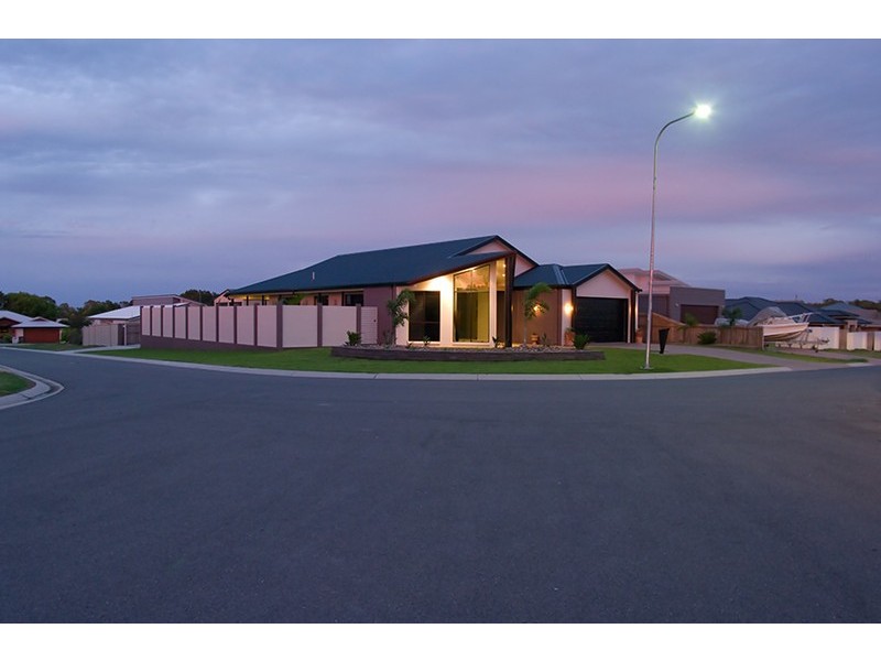 31 Harrison Cct, Urangan QLD 4655