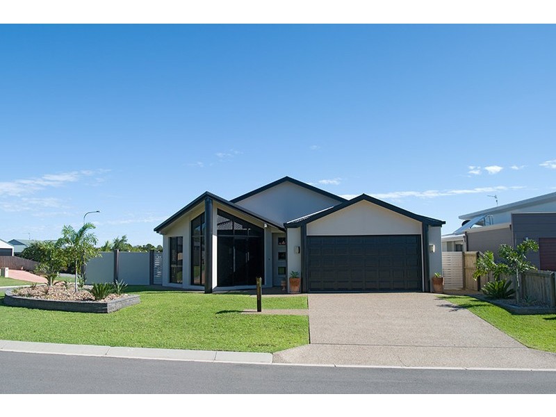 31 Harrison Cct, Urangan QLD 4655