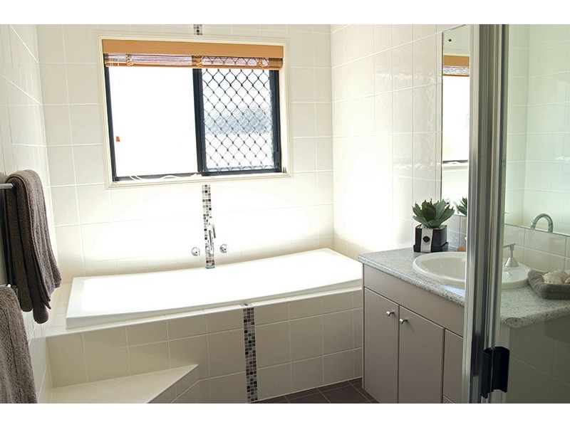 31 Harrison Cct, Urangan QLD 4655