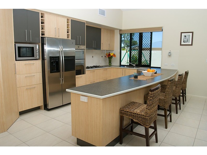 31 Harrison Cct, Urangan QLD 4655