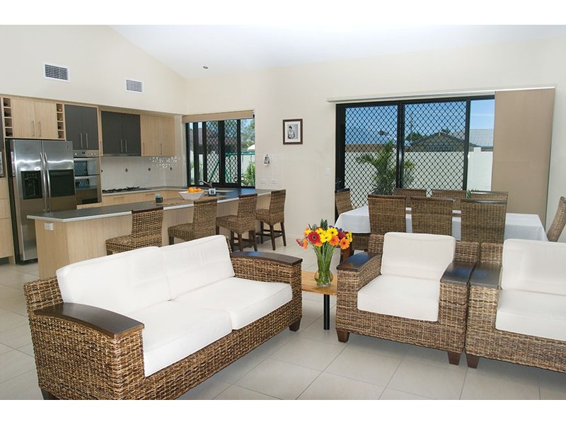 31 Harrison Cct, Urangan QLD 4655