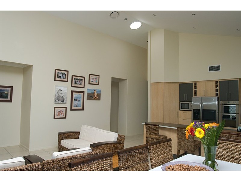 31 Harrison Cct, Urangan QLD 4655