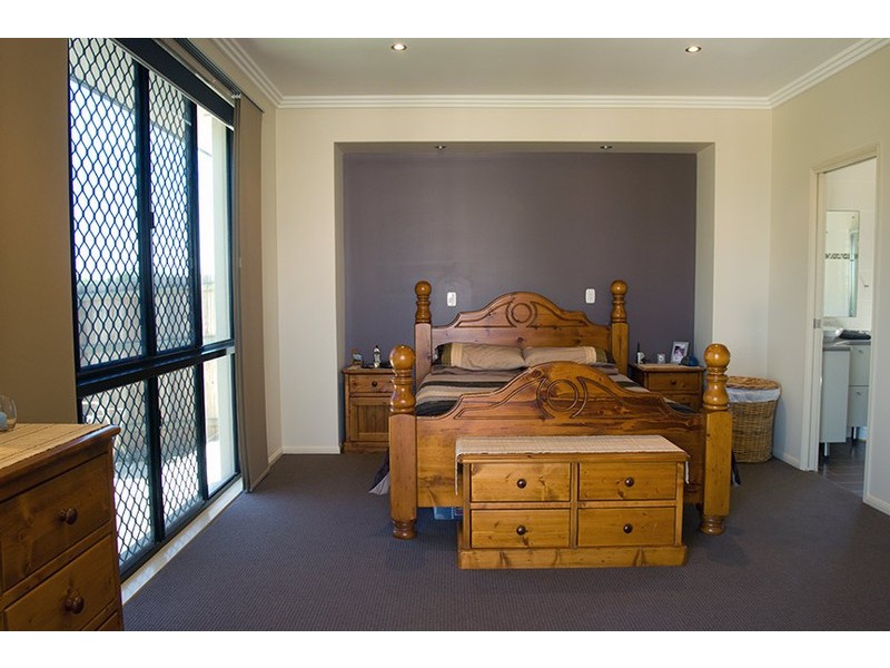 31 Harrison Cct, Urangan QLD 4655