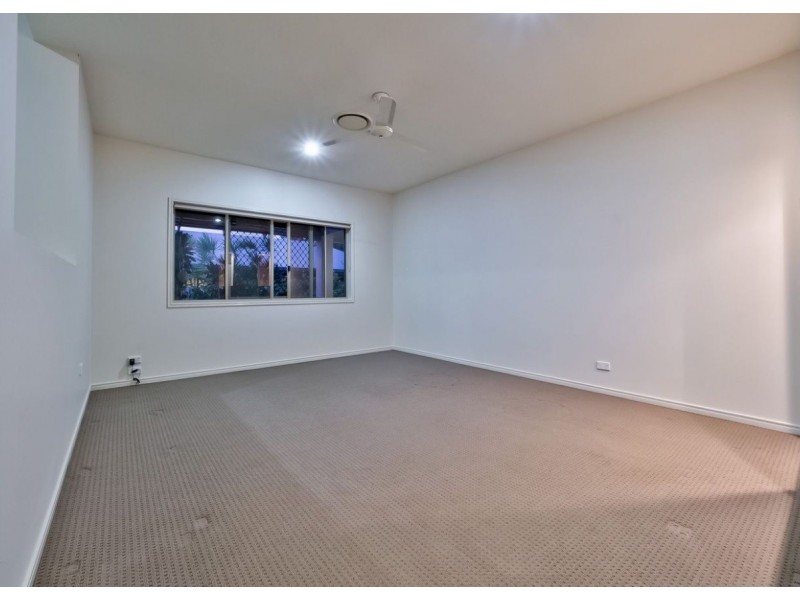 15 Rochester Court, Urraween QLD 4655