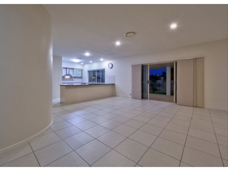 15 Rochester Court, Urraween QLD 4655