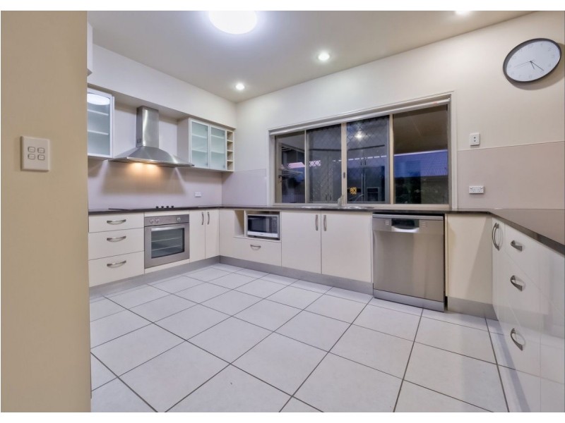 15 Rochester Court, Urraween QLD 4655