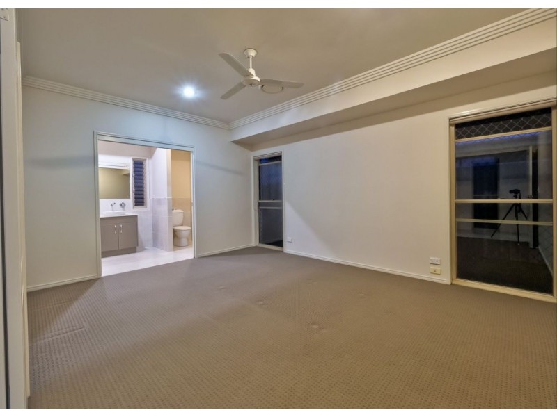 15 Rochester Court, Urraween QLD 4655
