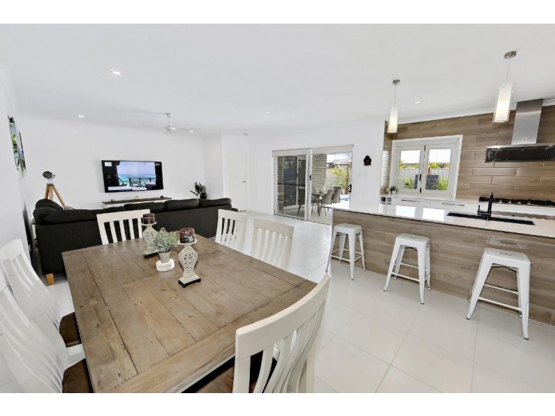 19 Seahaven Circuit, Pialba QLD 4655