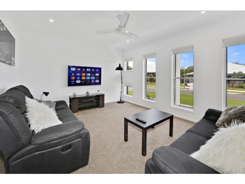 19 Seahaven Circuit, Pialba QLD 4655