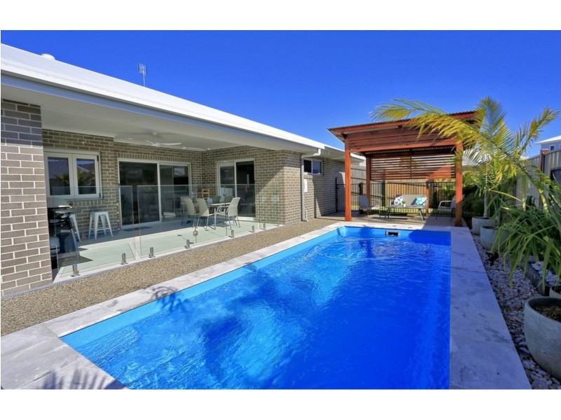 19 Seahaven Circuit, Pialba QLD 4655