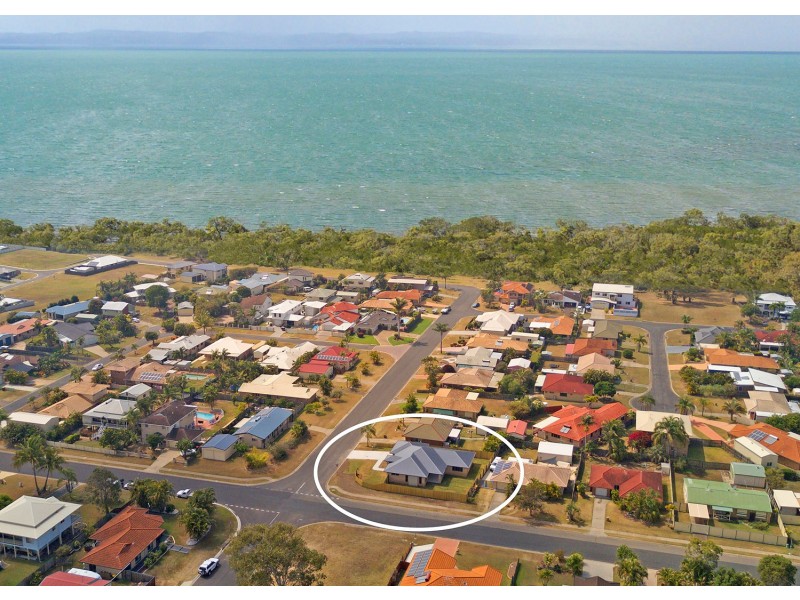16 Hood Street, Urangan QLD 4655